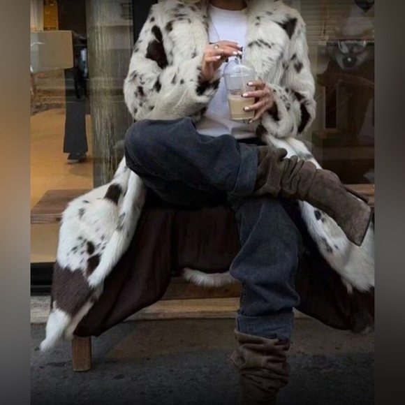 ✨NEW Stylish Black and White Faux Fur Coat - Picture 6 of 8